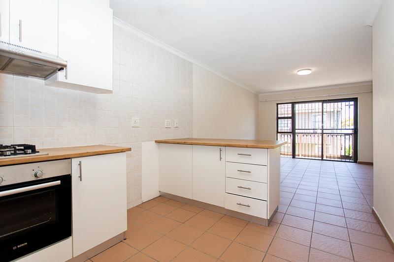 2 Bedroom Property for Sale in Oakglen Western Cape